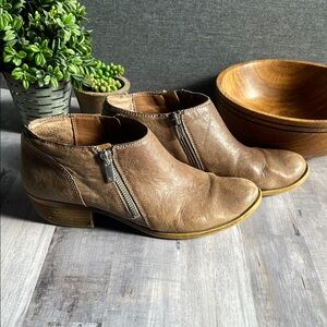 Lucky Brand Brown Woman’s Ankle Boots Suede Zipper